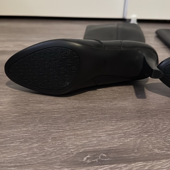 Lauren Ralph Lauren Caelynn Boot in Black Leather - Picture 7 of 16